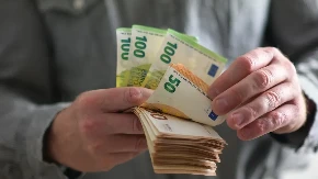 Penzioner se opario: Nije se nadao da će mu 1 greška doneti ovoliki dobitak, i to u pravo vreme