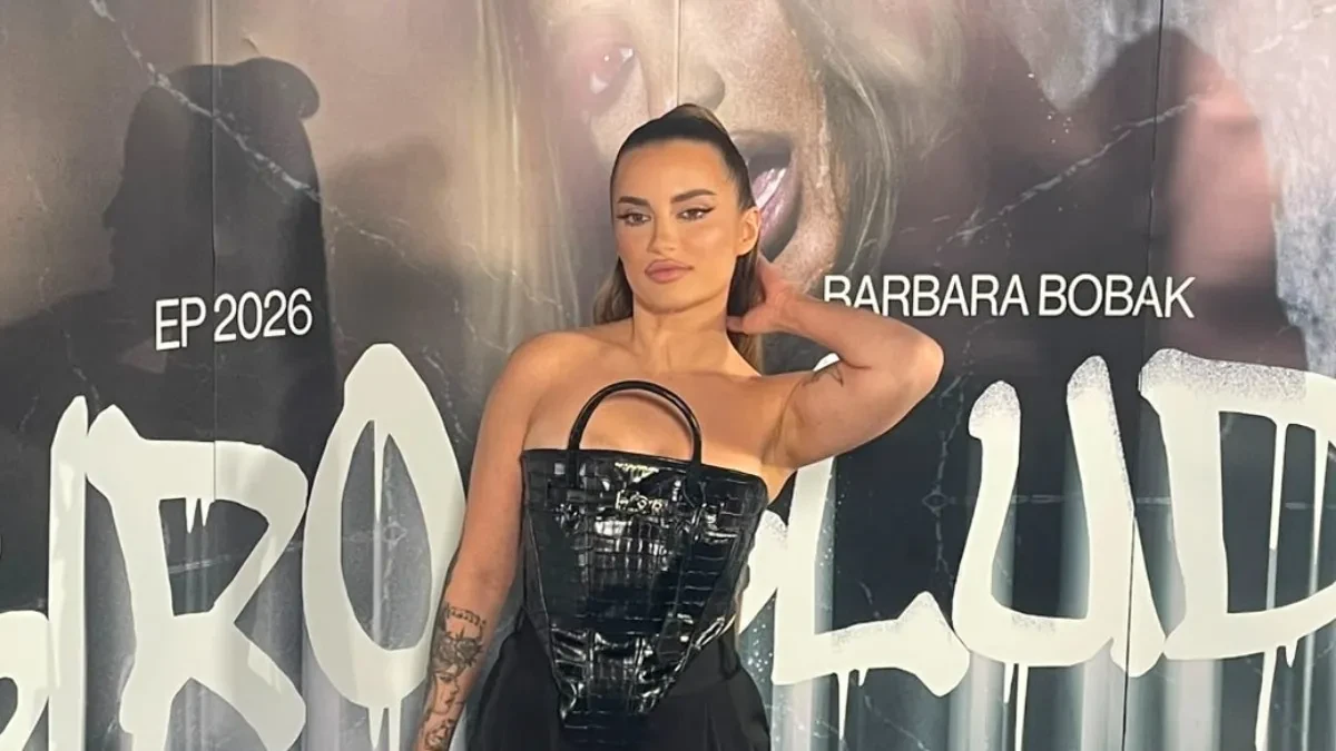 Barbara Bobak u nikad smelijem stajlingu! Uski korset istakao bujne grudi, a ovo privlači najveću pažnju! (VIDEO) 