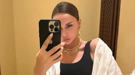 Ovo niko nije očekivao: Emina Jahović se razgolitila, pokazala hot telo u šestoj deceniji života! (FOTO)