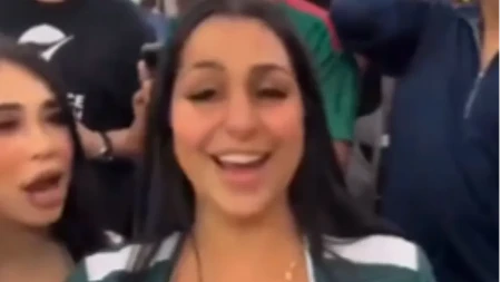 Vrelina Svetskog prvenstva: Slavila gol, ispale joj grudi, nastao haos (VIDEO)