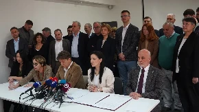 Totalni krah Proglasa u Štutgartu: Otkrili kako mlate pare na račun studenata, a onda priznali poraz od Vučića