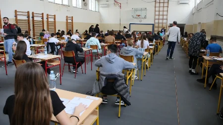 Mala matura za osmake počinje sutra: Evo kakvo je stanje sa brojem mesta u srednjim školama!