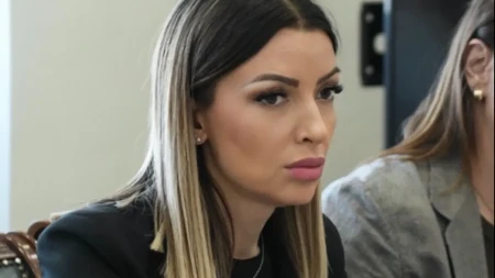 Ministarka Mesarović patosirala Bačulova: "Napad na Miloša Vučevića je lečenje kompleksa"
