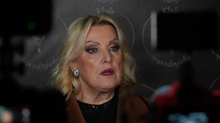 "Popravi zube, vulgarno si obučena" Snežana Đurišić poznatu pevačicu urnisala komentarima: "Opasna kao lisica"