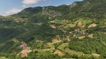 Ovo je jedno od najlepših sela u Srbiji: Gvozdac na obalama Drine dobija nov put - to olakašava meštanima ali i dovodi turiste u mali raj 