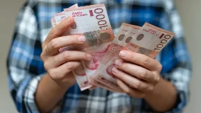 Đacima 5.000 dinara mesečno ako upišu ove smerove: Objavljen spisak