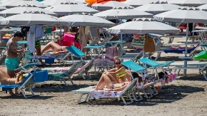 Grci udarili tamo gde Srbe najviše boli: Nema više peškira u zoru, kreću kazne i zaplene