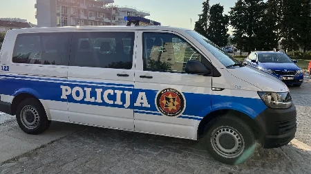 Baka zbog snaje noćila iza rešetaka na golom betonu! Dok nadležne službe godinama okreću glavu od torture, policija trenira strogoću