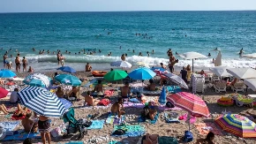 Od Jaza do Buljarica - koliko košta dan na plaži i piće na crnogorskom primorju