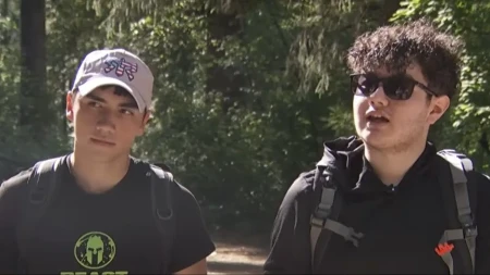 Strah i haos u šumi: Zver napala grupu planinara, kidisala na tinejdžera, a onda se dala u beg! (Video)