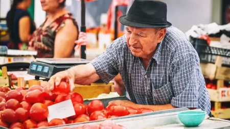 Kako da prepoznate domaći paradajz: Jedan detalj otkriva da zaista ima miris, ukus i sočnost kakvu pamtimo iz detinjstva
