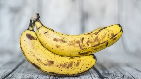 U ovaj trik se kunu iskusne domaćice: Ako banane držite na ovom mestu, dugo će biti sveže i nema šanse da pocrne