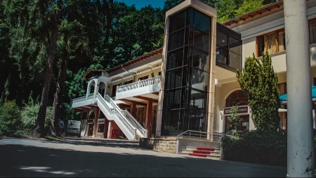 Skriveni raj nadomak Kruševca - kraljevska banja nudi noćenje za 1.200 dinara