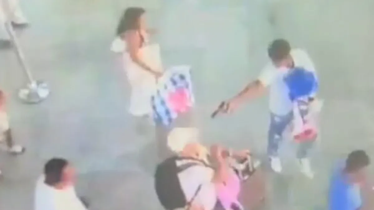 Uznemirujuća likvidacija vođe narko-kartela! Klinci ga čekali s cvećem i plišanim medama, a onda ga jedan od njih overio u glavu naočigled dece!