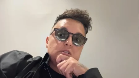 "Šerifovićka je kompleksašica neviđena" Pevač izustio teške tvrdnje: "Cepala je karte u Los Anđelesu"