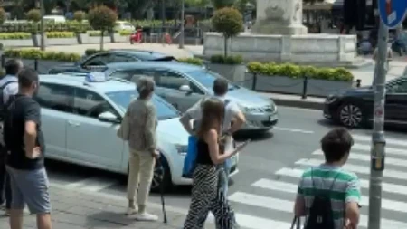 Kolaps u centru Beograda! Vozilo uletelo u suprotan smer, prisebni vozači izbegli katastrofu (VIDEO)