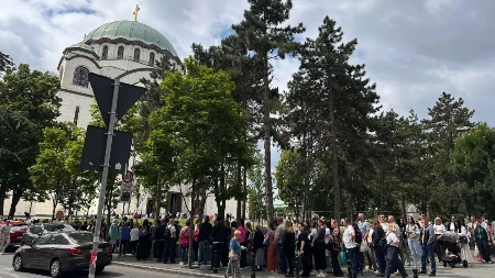 Hiljade ljudi u redu ispred Hrama! Građani čekaju da se poklone pred Pojasom Presvete Bogorodice