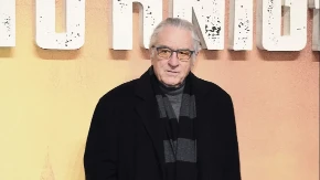 Poveo ,,devojčicu" u šetnju: Robert De Niro uhvaćen u izlasku sa duplo mlađom devojkom, a evo ko mu je još pravio društvo