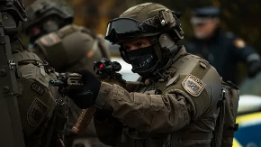 Drama u Nemačkoj: Srbin uzeo dvoje dece za taoce, specijalci ušli u kuću