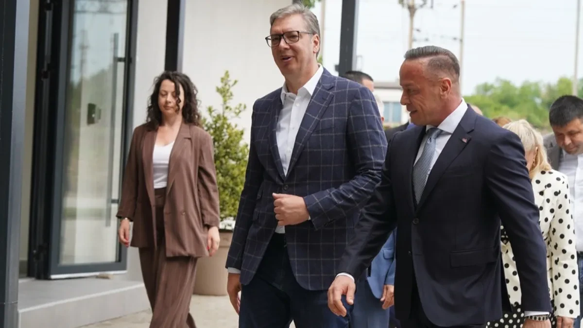 Vučić u Makišu: Predsednik obilazi Jedinstveni dispečerski centar 