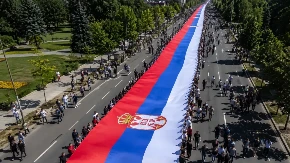 Najveća srpska zastava na skupu 27. juna na koji je pozvao Vučić