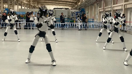 Stižu i roboti koji su igrali Moravac u Kini! 27. juna ispred Skupštine videćete spektakl koji je zaludeo svet!