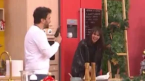 Upao na televiziju, pa usred emisije repetirao pištolj! Voditeljka zanemela, ovo se u Srbiji do sada nije desilo!