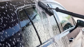Skuplje pranje može da ošteti vaš auto: Ako više košta ne znači da je bolje - obratite pažnju na ove stvari