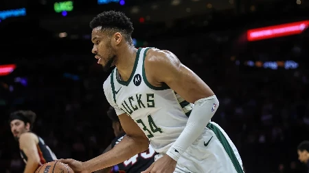 Trese se NBA: Janis trejdovan, igraće sa Srbinom