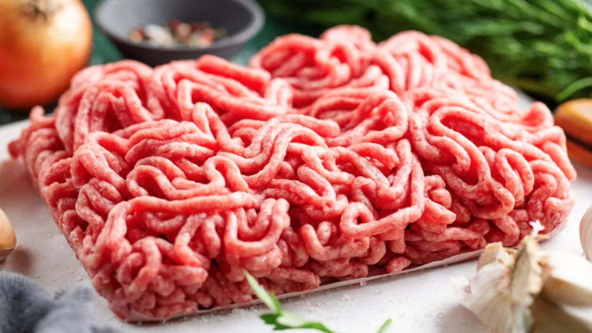 Kupili ste mleveno meso? Jedan detalj može da otkrije opasnost, većina ga ne primećuje!