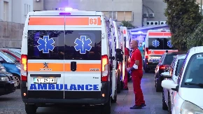 Jezive scene na Novom Beogradu: Dečak pao sa visine od preko 10 metara, hitno transportovan u bolnicu