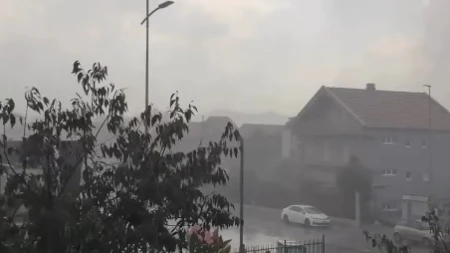 Jezivo nevreme, grad zasuo ulice! Ova naselja ostala bez struje