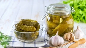 Kiseli krastavci recept za 3 kg: Hrskavi ostaju do zime, a preliv se pravi za 2 minuta