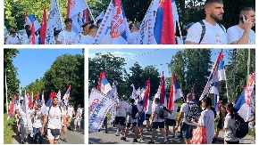Novosađani krenuli peške za Beograd: Odjekuju snažne patriotske poruke (Foto/video)