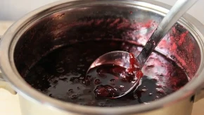 Ovako se nekada pravio sirup od višanja: Stari recept koji daje pun ukus voća