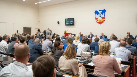 Blokaderi ponovo pravili haos u Skupštini Grada Beograda! Mirković: Pokušali da spreče donošenje odluka u interesu građana