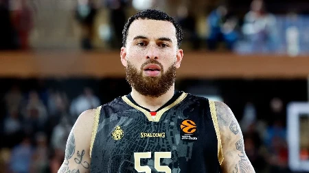 (Ipak) ništa od potpisa: Majk Džejms demantovao da ima novi klub