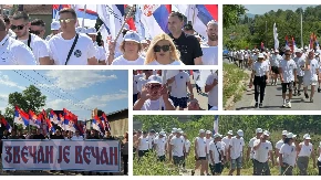Reke ljudi peške idu ka Beogradu, kolona je sve duža i duža! Stižu i građani sa Kosova i Metohije, odjekuju snažne poruke (Video)