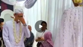 Ugledao mladu, pa se srušio preko nje: Gosti zanemeli, snimak sa venčanja zapalio mreže (VIDEO)