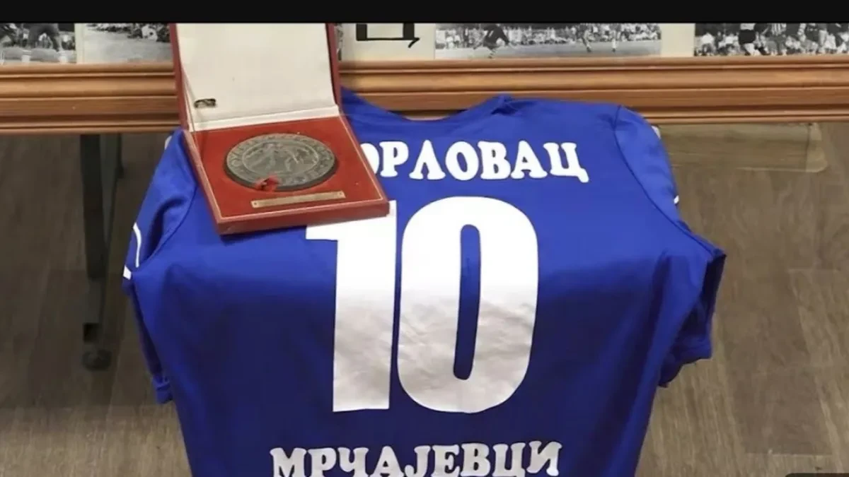 Fudbalski klub poziva kradljivca da vrati njihov orden: Predaj ga makar anonimno! 