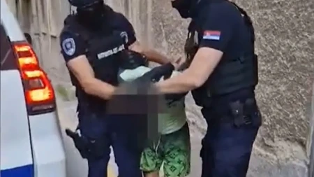 Pogledajte snimak hapšenja bombaša sa Novog Beograda: "Pala" opasna trojka, otkrivena i druga krivična dela ove grupe (VIDEO)