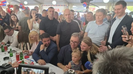 Vučić otvorio deonicu na Moravskom koridoru! Veličanstven doček u Oplanićima: "Aco, Srbine!"