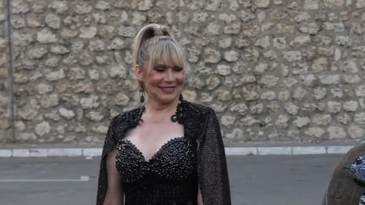 Suzana slomljena pred izlazak na binu! Posle 27 godina se vraća na scenu, a deca su je potpuno dotukla!