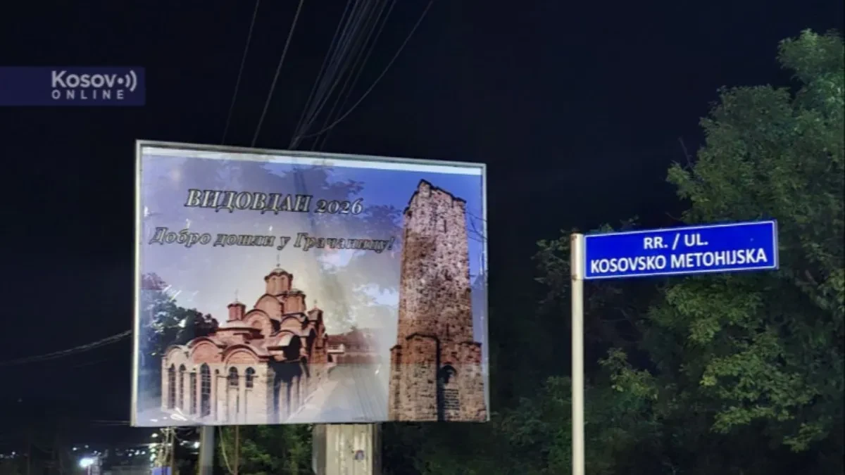 U Gračanici ponovo postavljen bilbord sa natpisom "Vidovdan 2026 – Dobro došli u Gračanicu"