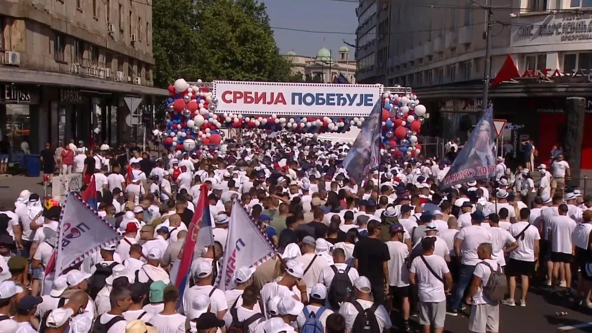 Srbija pobeđuje: Veličanstveni korteo, stiže 10 hiljada mladih na veliki skup