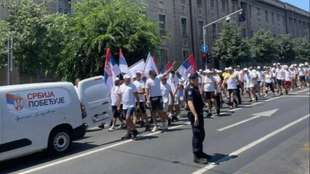 Studenti uz Vučića! Desetine hiljada građana stiže u Beograd!