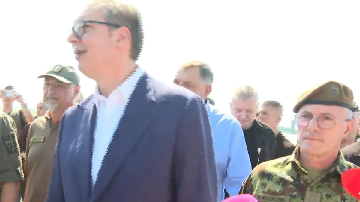 Vučiću prikazano novo kinesko "čudovište": Hipersonično oružje CM-400!