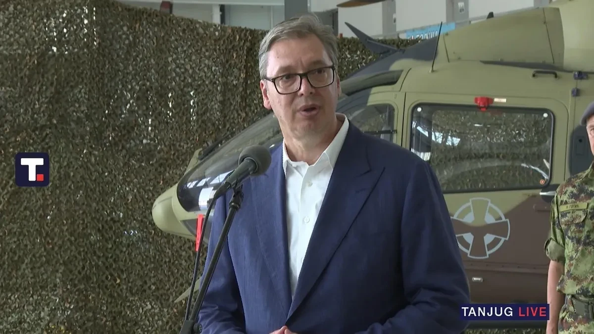 Prikazana nova vojna tehnika u Batajnici! Vučić: Ako bi napali Srbiju, gubici neprijatelja bi bili dramatično veliki