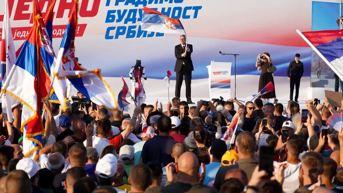 "Ne nasedajte na podvale režima": Bio je samo Vučić na bini, sve ostalo je veštačka inteligencija!