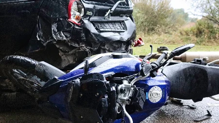 Preminuo motociklista koji je povređen kod Čačka: Sudario se sa automobilom, pa stradao
